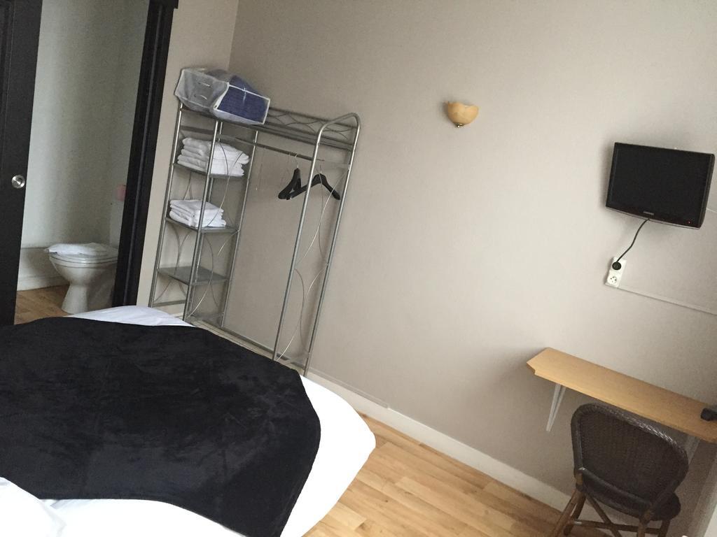 Arcantis Hotel La Residence Cergy Esterno foto