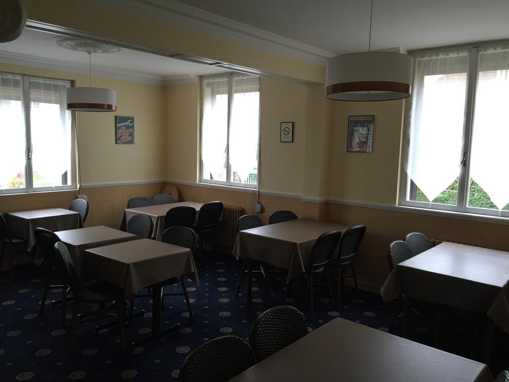 Arcantis Hotel La Residence Cergy Esterno foto