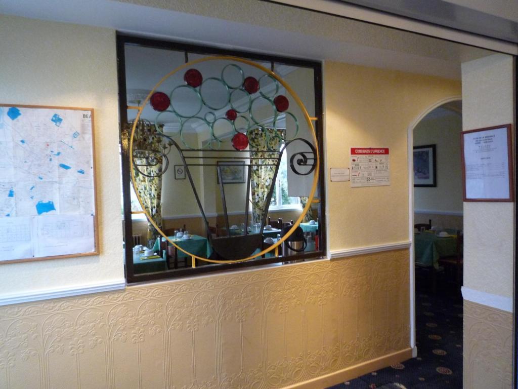 Arcantis Hotel La Residence Cergy Esterno foto